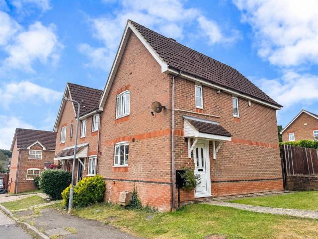 House for rent in Sidley, Heathlands