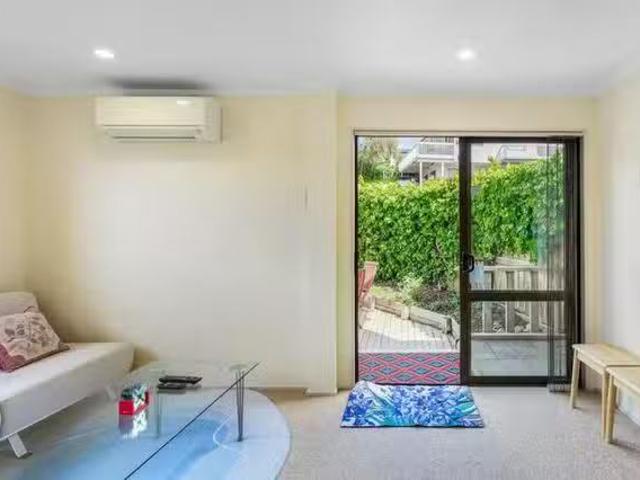 Apartment for rent in Whangaparaoa, Oroua County