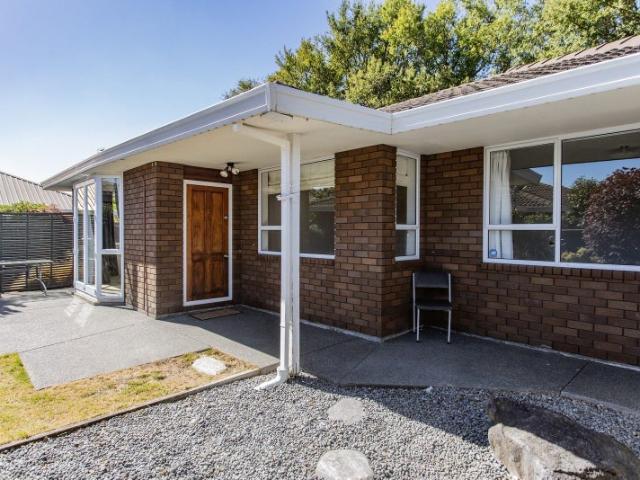 House for rent in Chaslands, Canterbury
