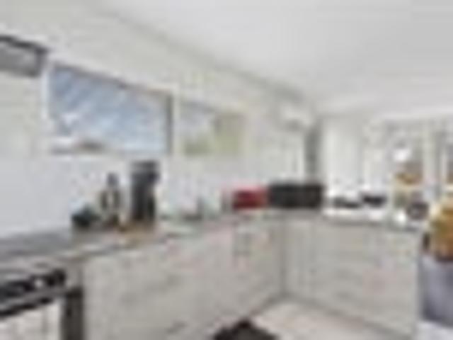 Apartment for rent in Chaslands, Canterbury