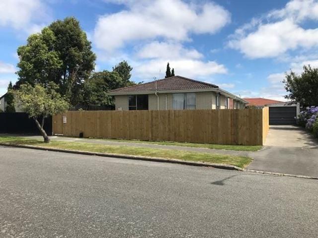Apartment for rent in Chaslands, Canterbury