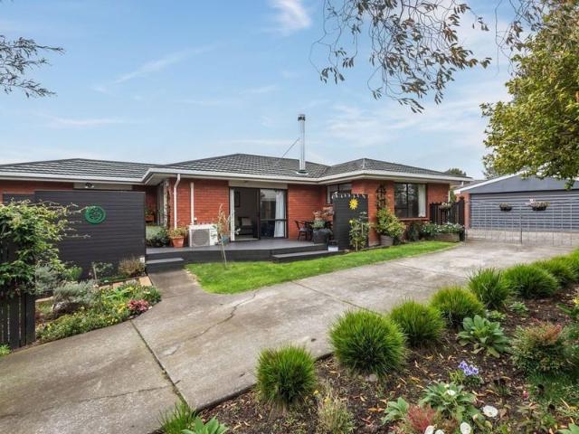House for rent in Chaslands, Canterbury