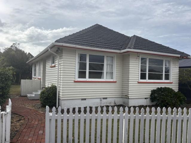 House for rent in Chaslands, Canterbury