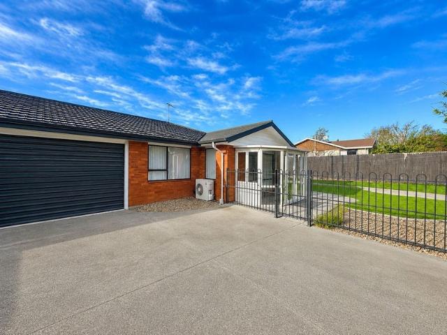 House for rent in Chaslands, Canterbury