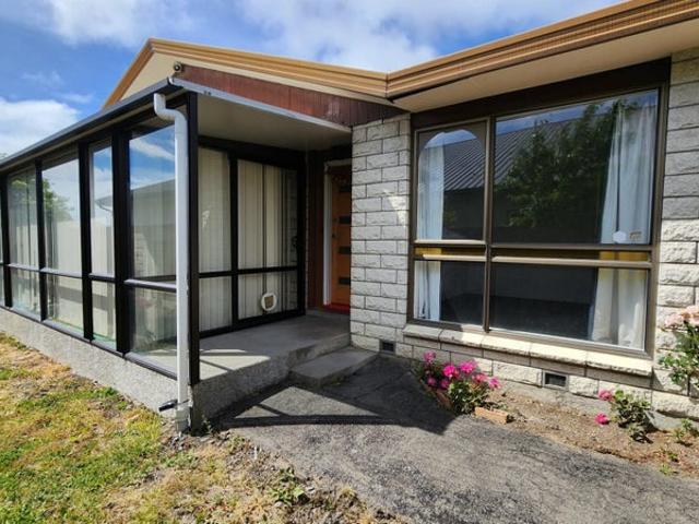 House for rent in Chaslands, Canterbury