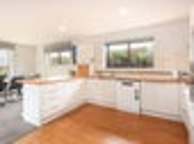 House for rent in Chaslands, Canterbury