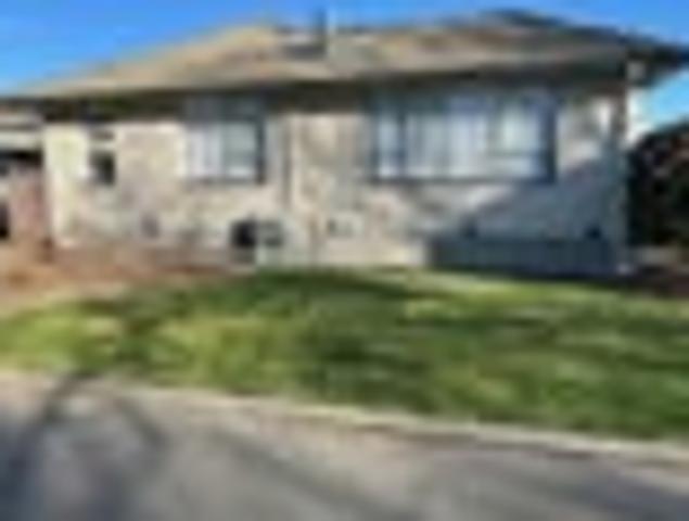 House for rent in Chaslands, Canterbury