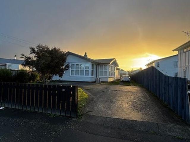 House for rent in Chaslands, Canterbury