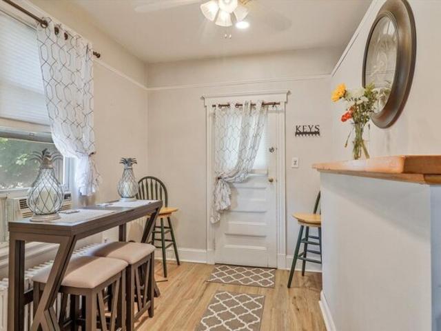 House for sale in Edison