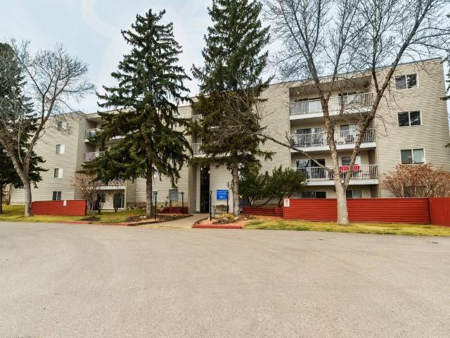 Apartment for rent in Wedgewood, Alberta