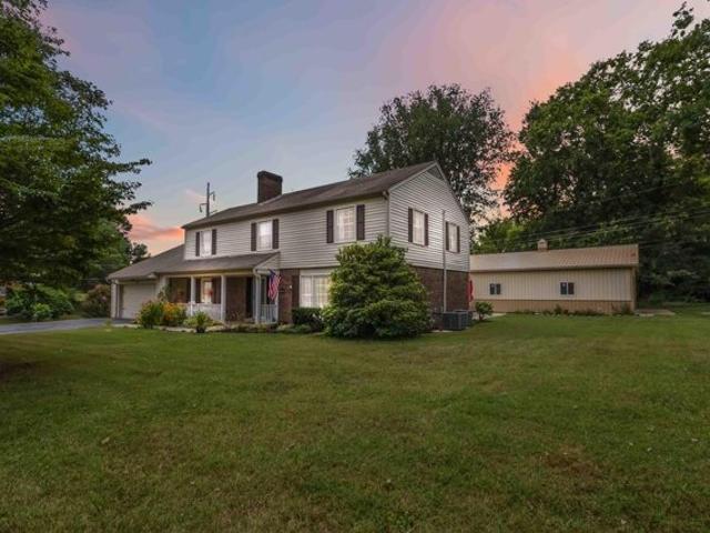 House for sale in Stanford, Kentucky