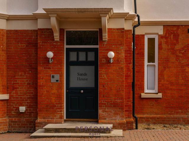 Apartment for rent in Woodcote, Epsom