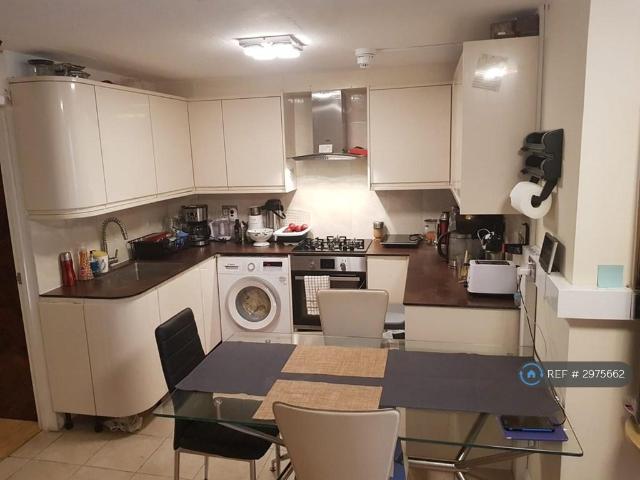 House for rent in London Borough of Hounslow, Greater London