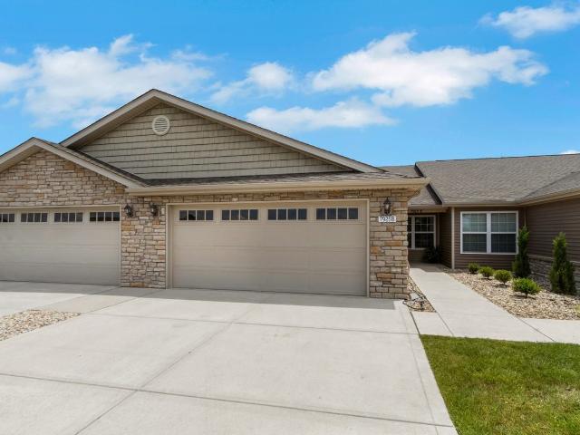 Condo for rent in Redwood, Indianapolis