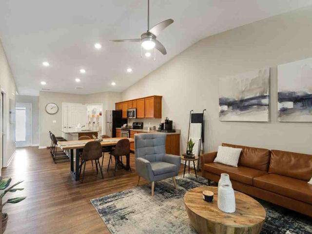 Condo for rent in Redwood, Indianapolis