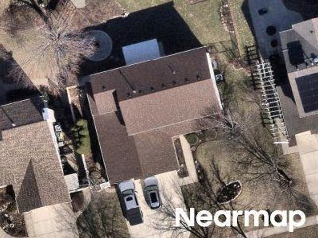 House for sale in Mchenry, Illinois
