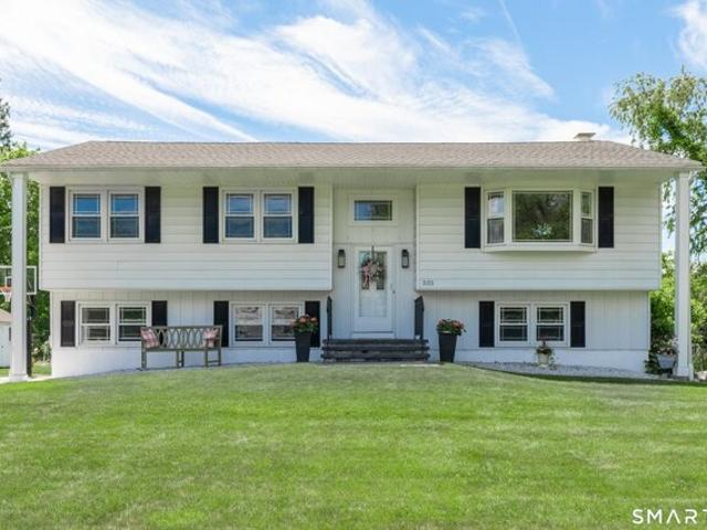 House for sale in Cheshire, Connecticut