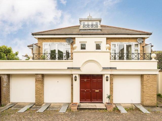 House for rent in Clapham, Greater London