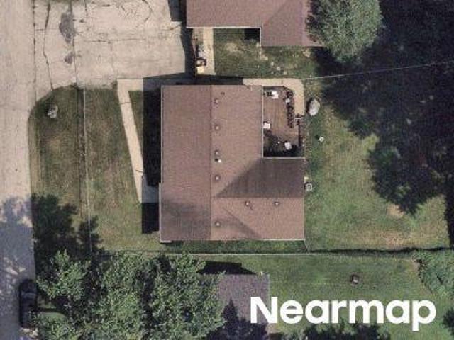 House for sale in Mchenry, Illinois