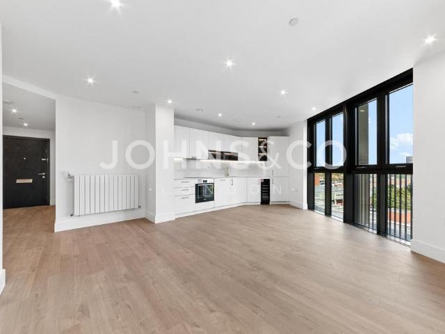 Apartment for rent in Custom House, Greater London