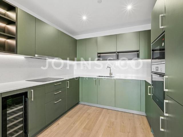 Apartment for rent in Mill Meads, Greater London