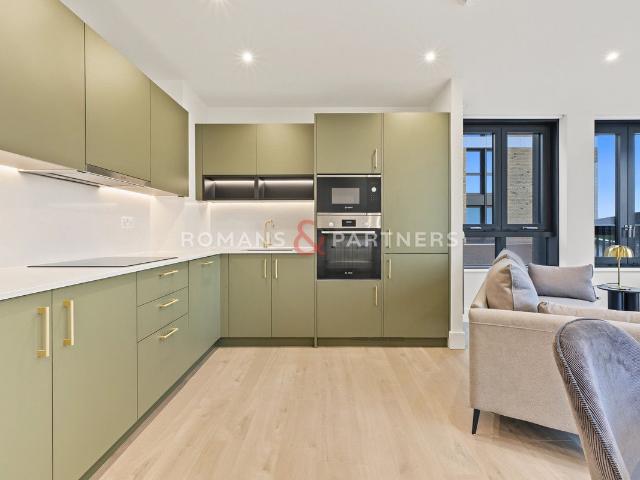 Apartment for rent in Mill Meads, Greater London