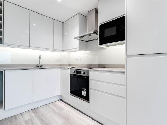 House for rent in London Borough of Merton, Merton Park