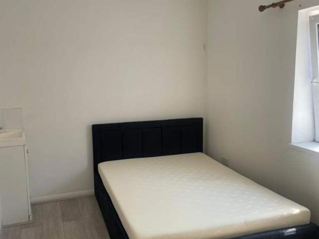 House for rent in London Borough of Barking and Dagenham, Greater London
