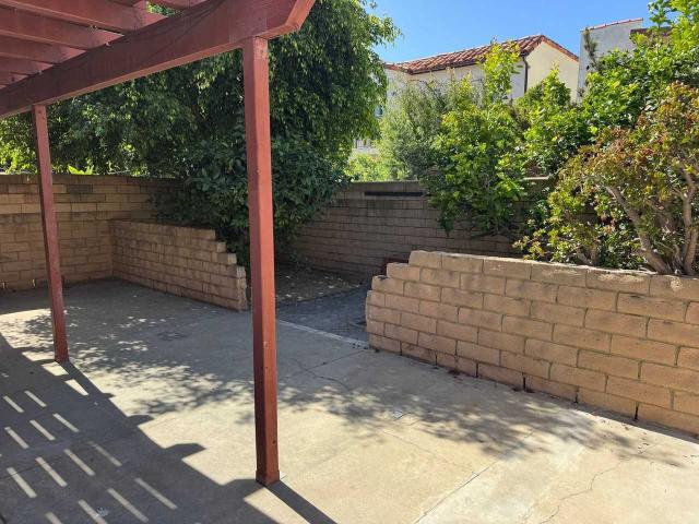 Apartment for rent in Canoga Park, California