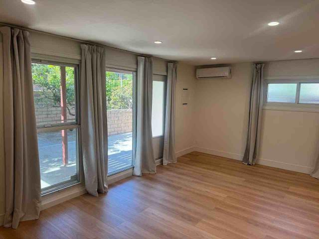 Apartment for rent in Canoga Park, California