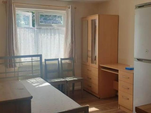 Studio for rent in Green Lane, Finham
