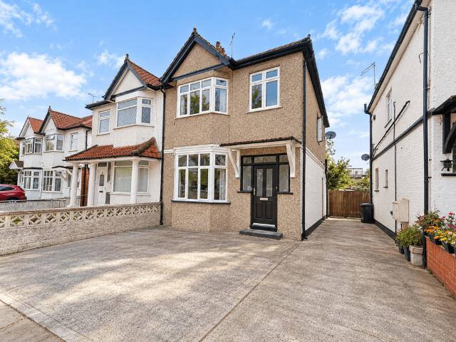 House for rent in Kingsbury, Greater London