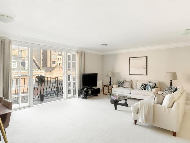 Apartment for rent in Mayfair, Greater London