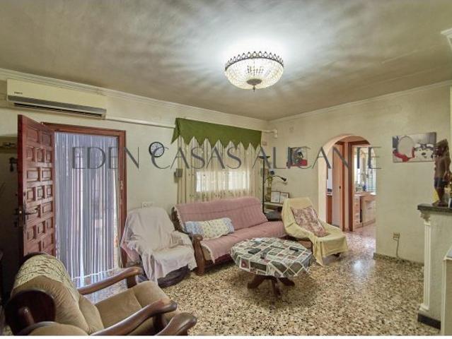 Casa en venta en Pisnella, l'Alacantí