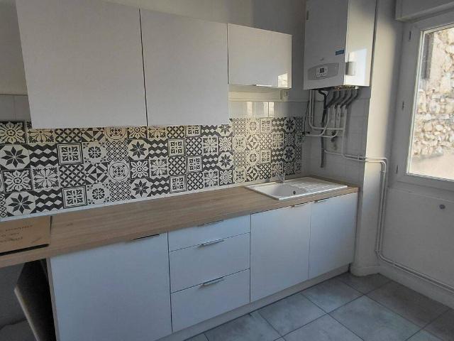 Appartement location à Bergoïata, Bourg-Saint-Andéol