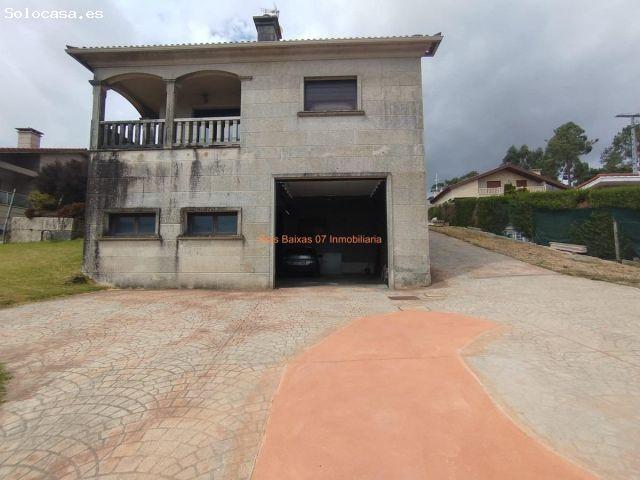 Casa en venta en Zamáns, Vigo