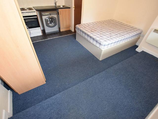 Studio for rent in The Polygon, City Of Southampton