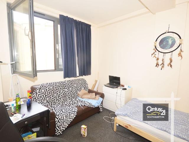 House for rent in The Polygon, City Of Southampton