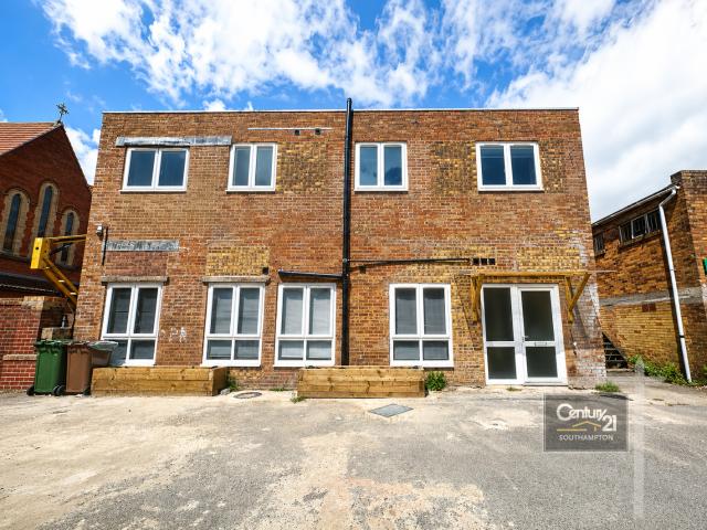 Studio for rent in Eastleigh, Helford