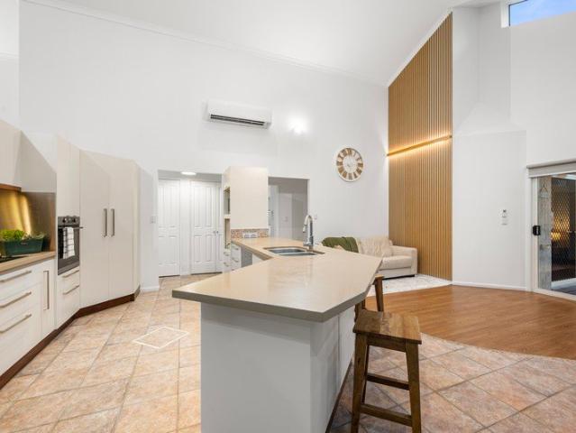 House for sale in Sandpiper Grove, Moore Park Beach