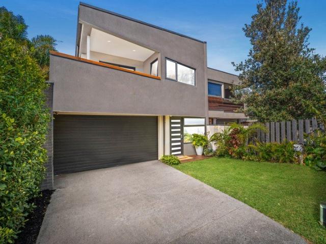 Townhouse for sale in Bonbeach, Melbourne