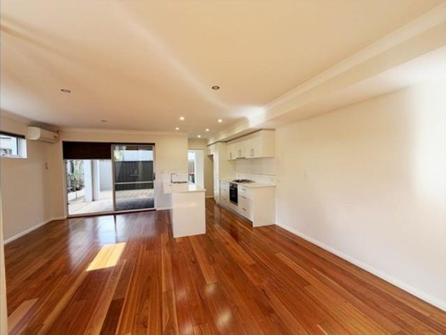 Townhouse for rent in Cockburn, Western Australia