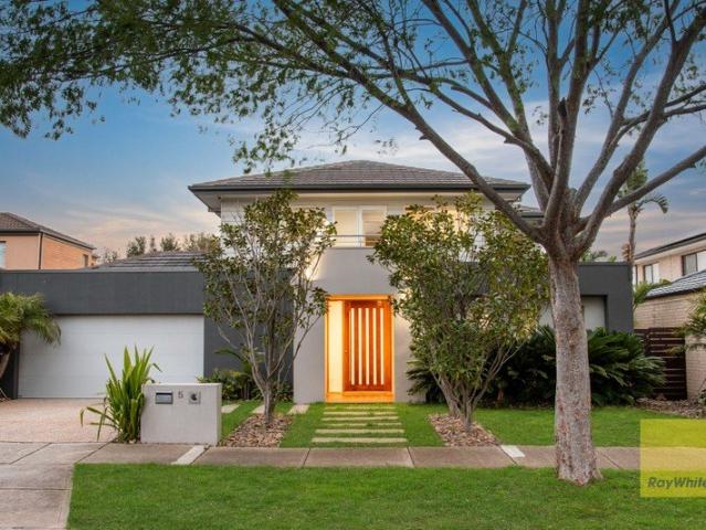 House for sale in Taylors Hill, Melbourne