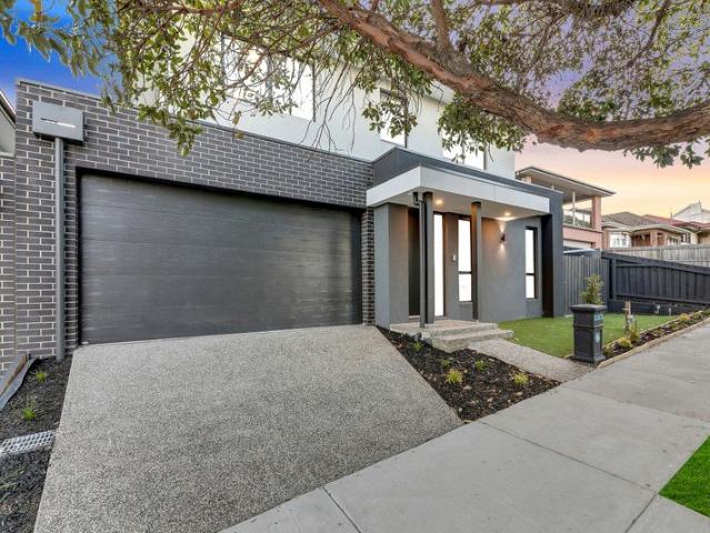 Townhouse for sale in Belmont, Geelong