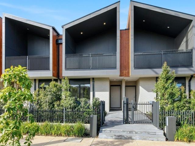 Townhouse for sale in Camerons Creek, Victoria