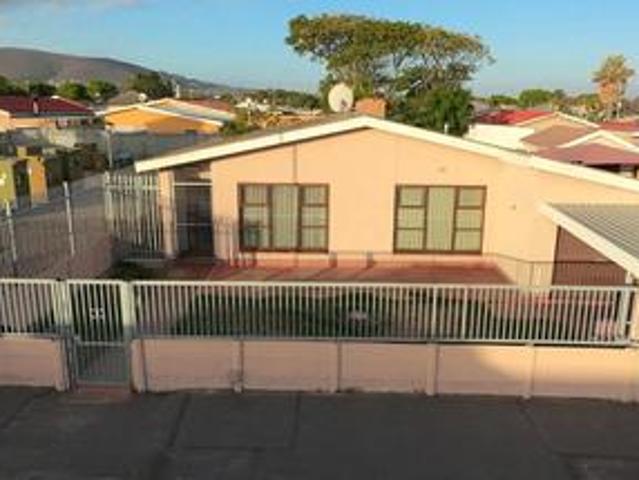 House for sale in Goodwood, Western Cape