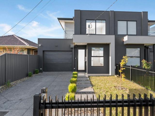 Townhouse for sale in Maidstone, Melbourne