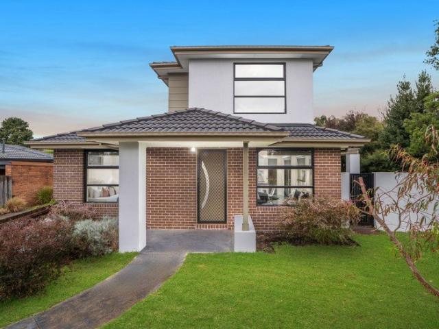 Townhouse for sale in Camerons Creek, Victoria