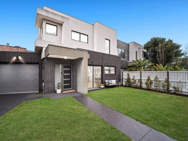 Townhouse for sale in Camerons Creek, Victoria