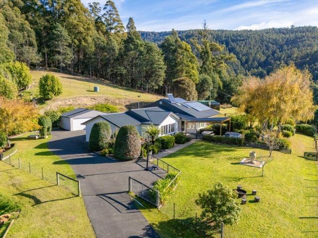House for sale in Oyster Cove, Tasmania